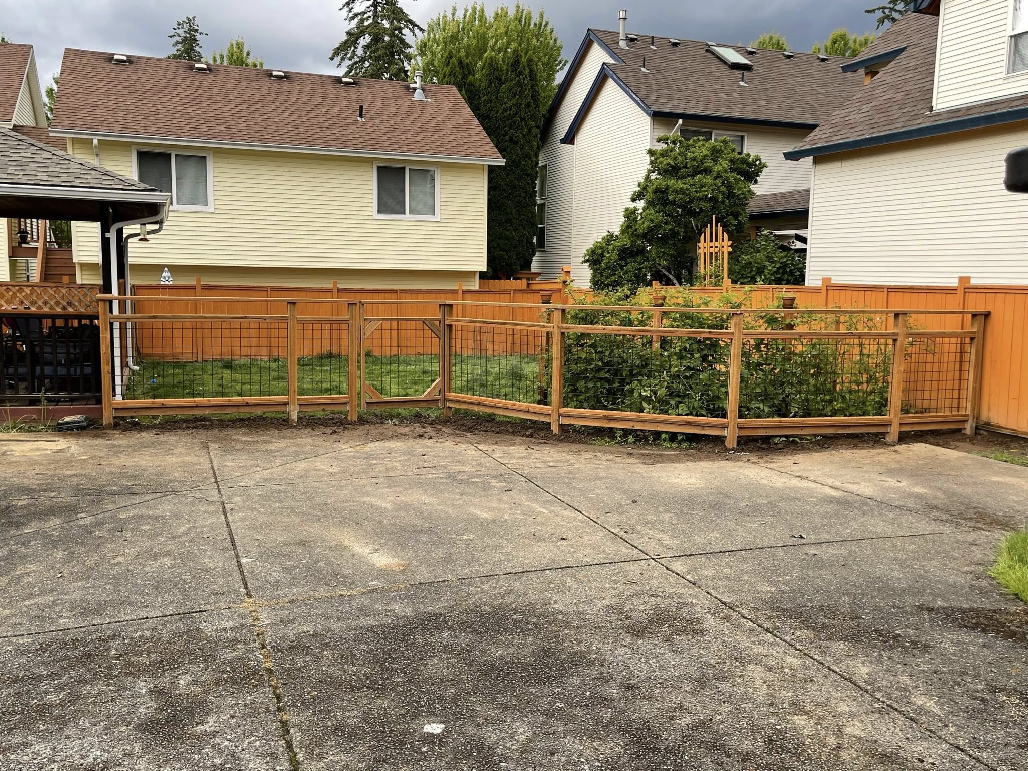 Lawn maintenance and landscaping services in Clackamas, Oregon